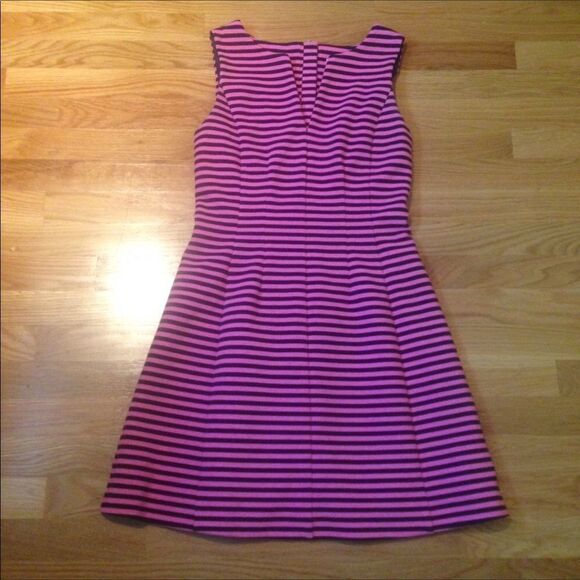 Lilly Pulitzer Brielle Dress. Small - Picture 2 of 8